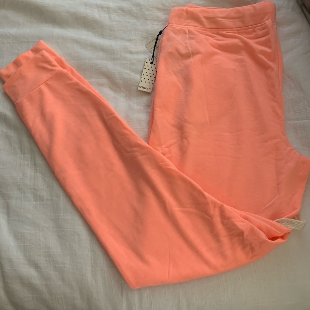Coral Joggers ✨